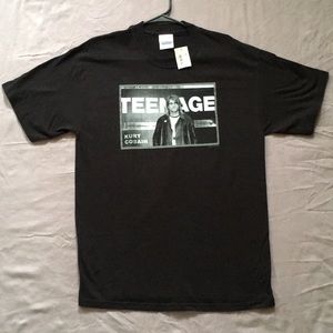 Kurt Cobain Nirvana men’s shirt Size L NWT